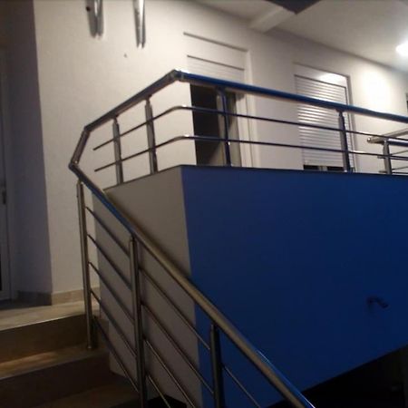 Apartmani M&V 수토모레 외부 사진