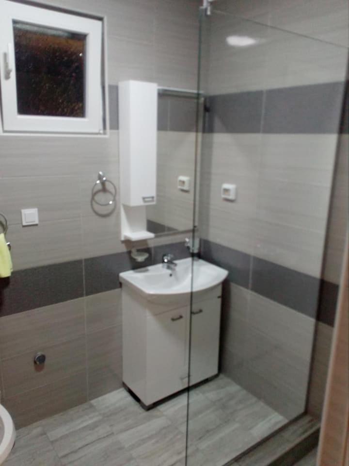 Apartmani M&V 수토모레 외부 사진