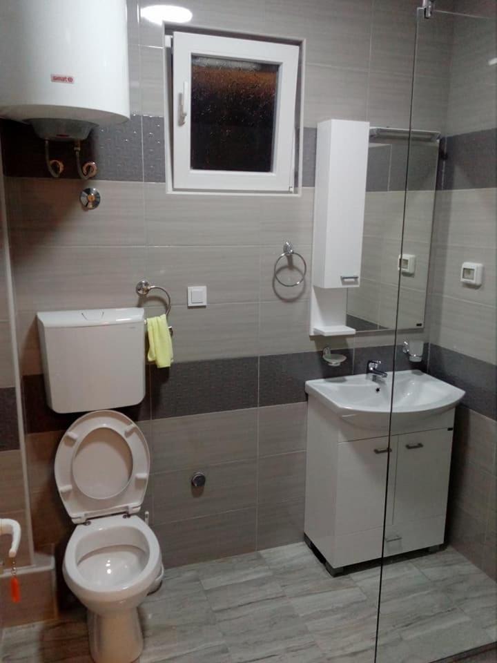 Apartmani M&V 수토모레 외부 사진